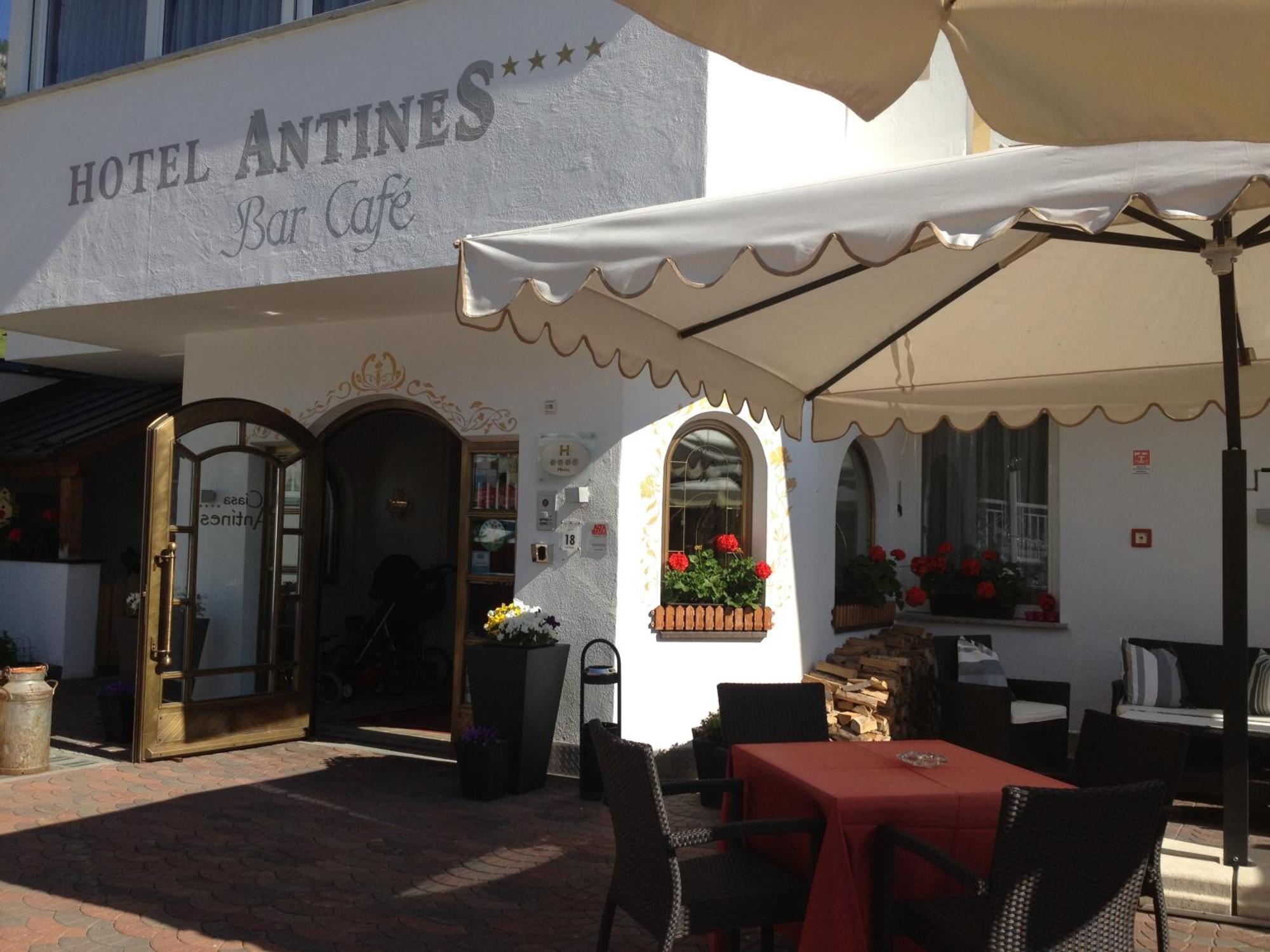 Hotel Antines La Villa  Exteriör bild
