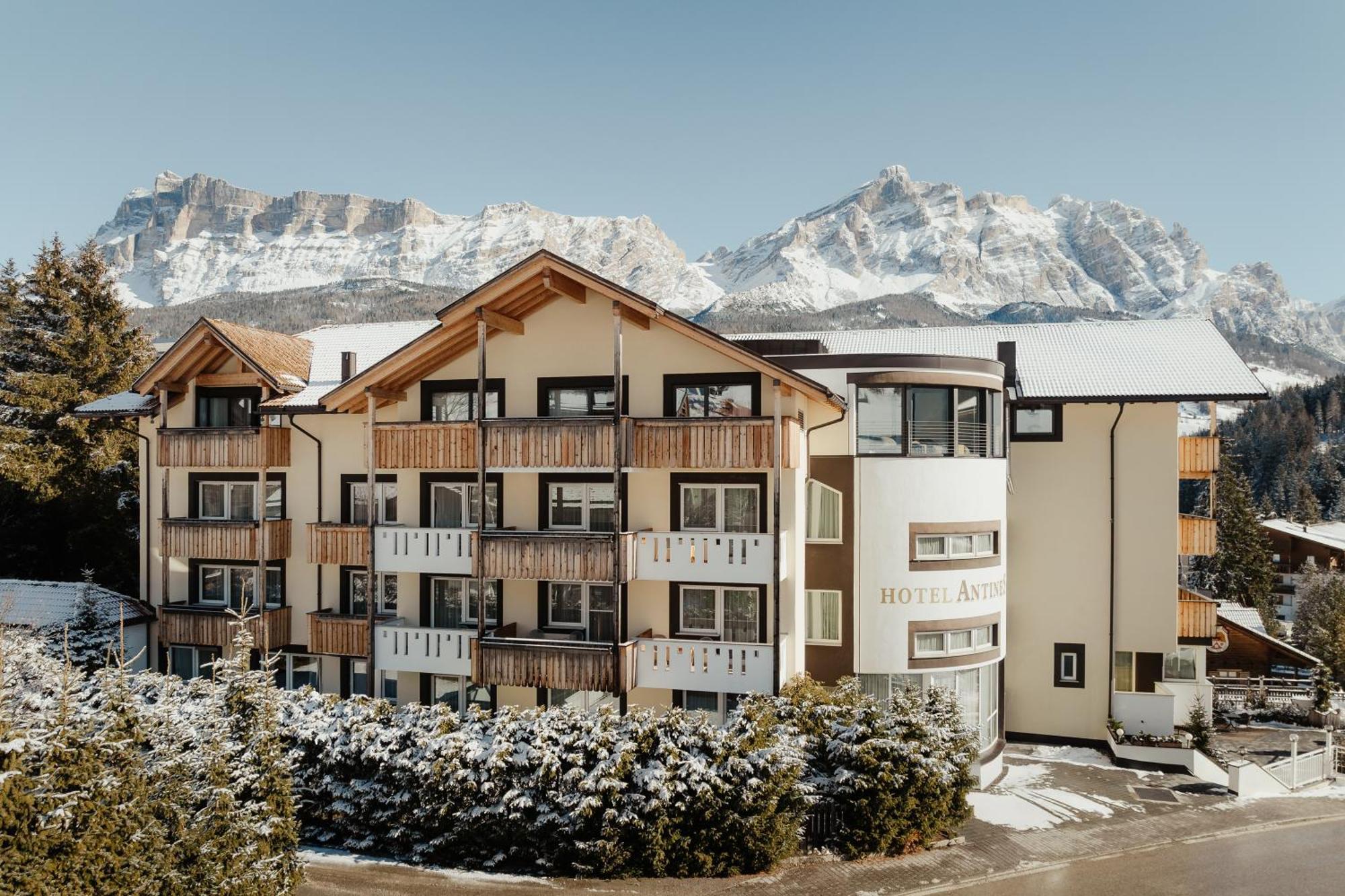 Hotel Antines La Villa  Exteriör bild